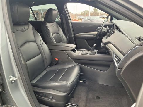 Used 2023 Cadillac XT4 Premium Luxury image 12