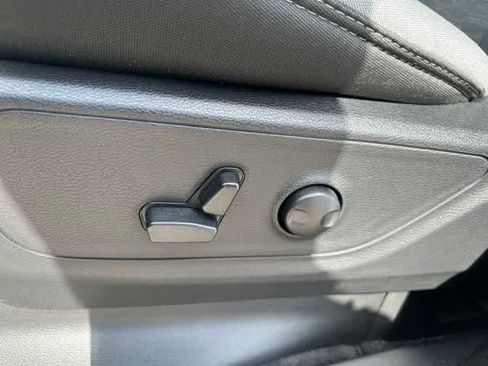 Used 2025 RAM 1500 Big Horn AWD/4WD image 6