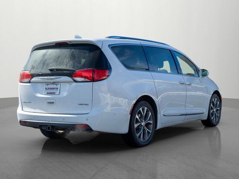 Used 2017 Chrysler Pacifica Limited w/ UConnect Theater Package image 7