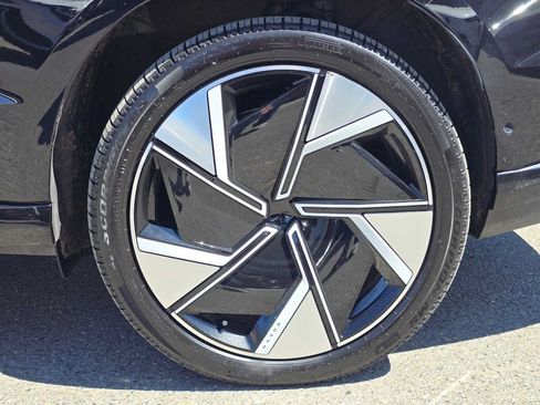 Used 2025 Volvo EX90 Plus w/ Protection Package Premier AWD/4WD image 10