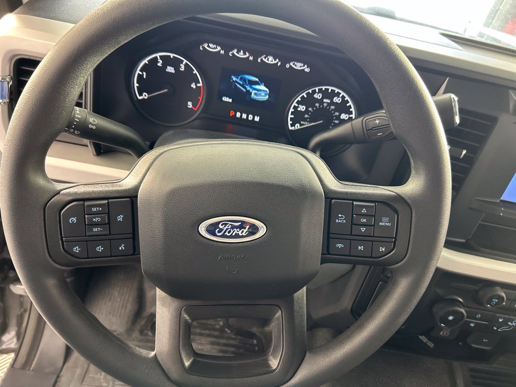 Used 2025 Ford F250 XL RWD image 8
