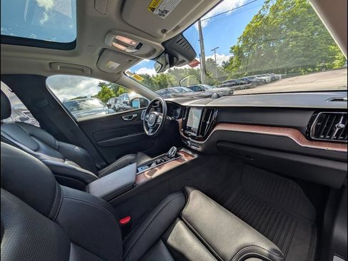 Certified 2023 Volvo XC60 T8 Ultimate w/ Climate Package AWD/4WD image 19
