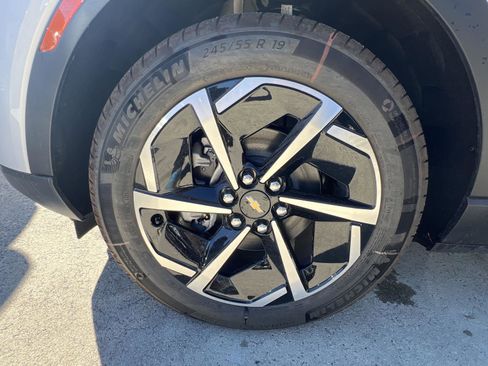 New 2026 Chevrolet Equinox EV LT image 31