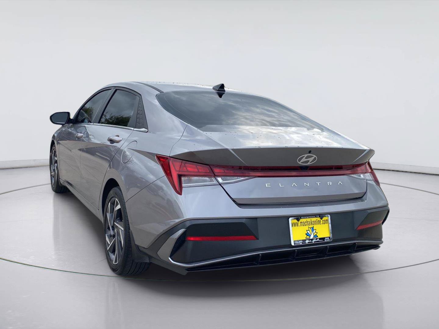 Used 2024 Hyundai Elantra SEL w/ Convenience Package FWD image 3