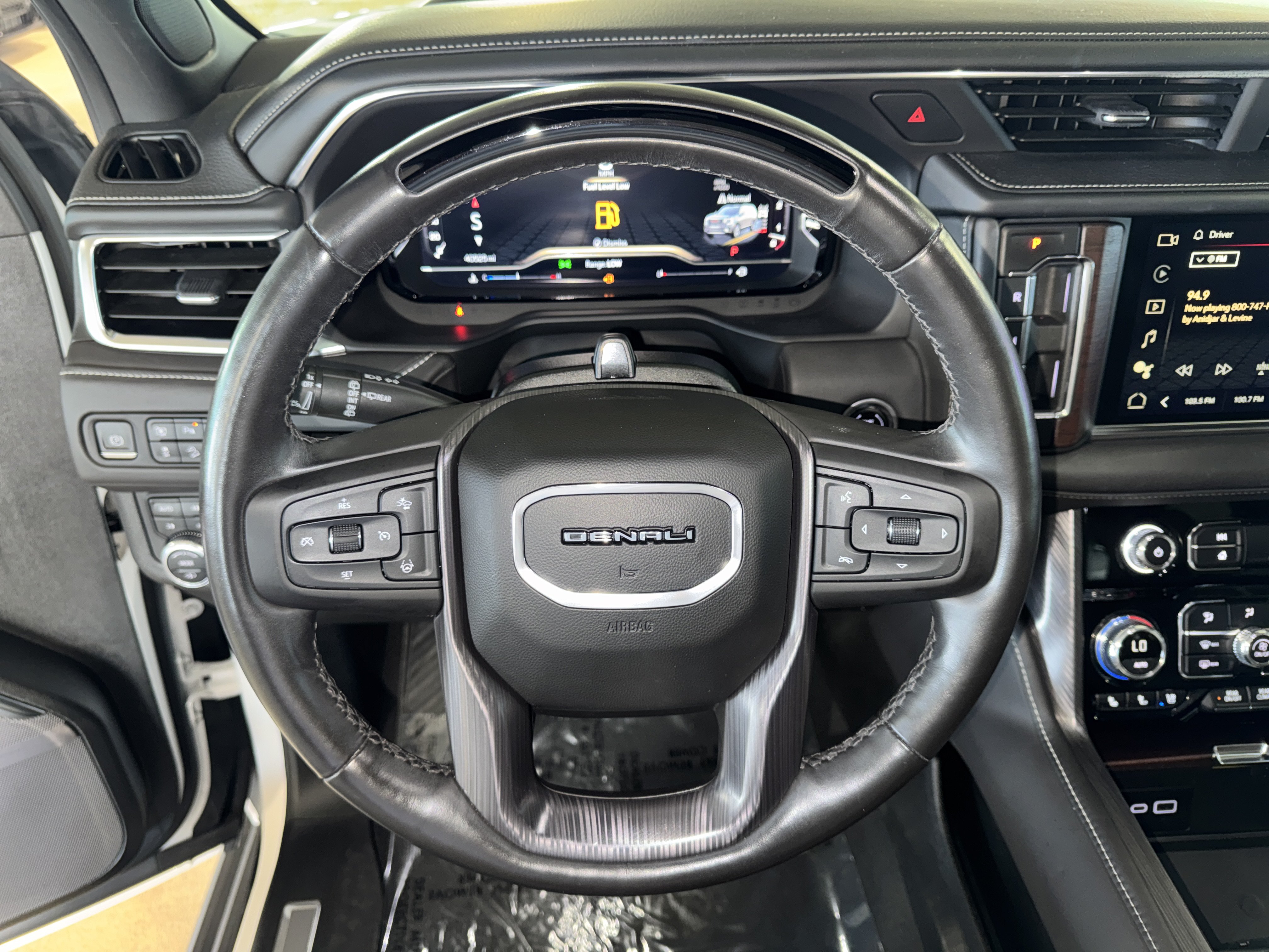 Used 2024 GMC Yukon Denali Ultimate AWD/4WD image 24