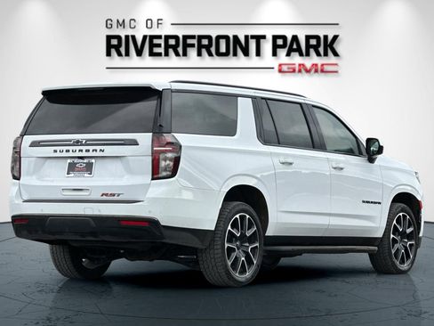 Used 2021 Chevrolet Suburban RST AWD/4WD image 3