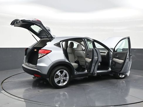 Used 2019 Honda HR-V LX image 29