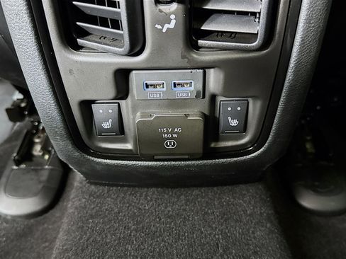 Used 2025 Dodge Durango GT image 28