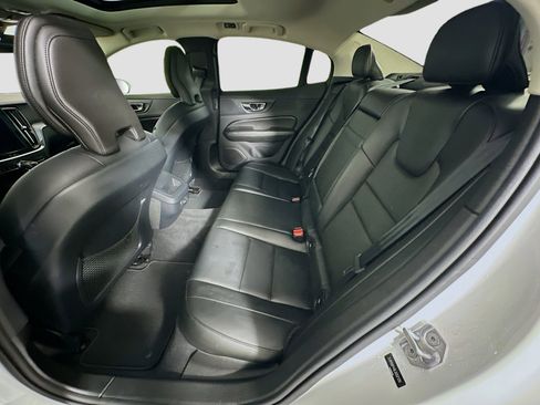Used 2020 Volvo S60 T5 Momentum FWD image 28