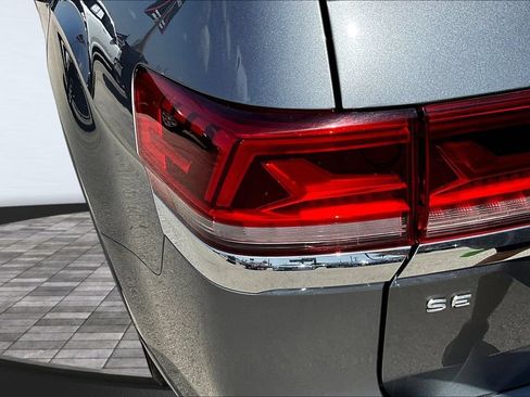 Used 2024 Volkswagen Atlas SE FWD image 24