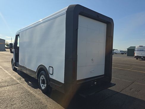 Used 2024 Chevrolet Brightdrop 600 w/ Commercial Equipment Package AWD/4WD image 3