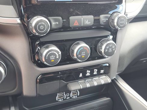 New 2026 RAM 1500 Express AWD/4WD image 18