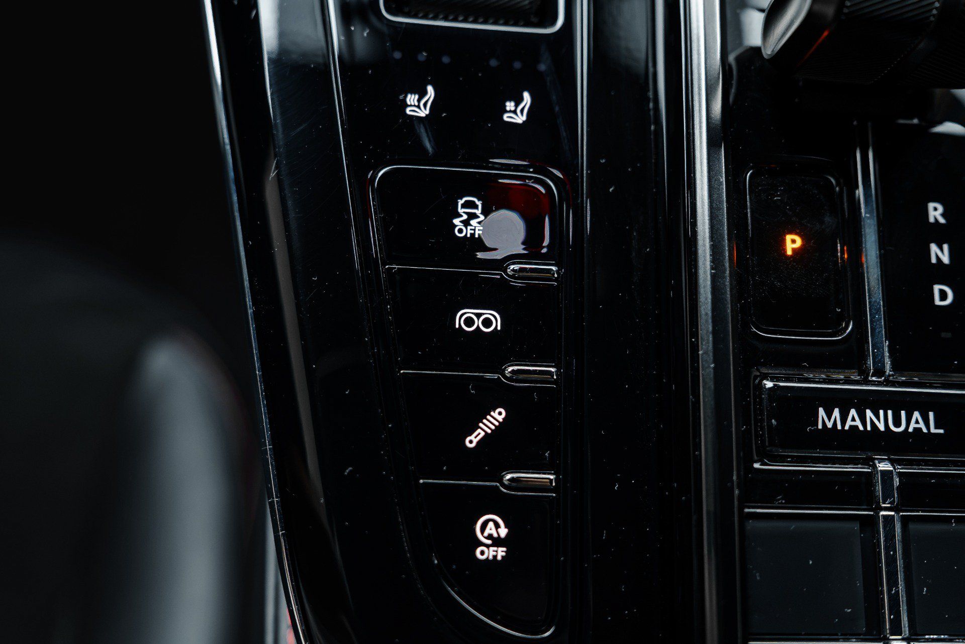 Used 2025 Aston Martin V8 Vantage Coupe RWD image 46