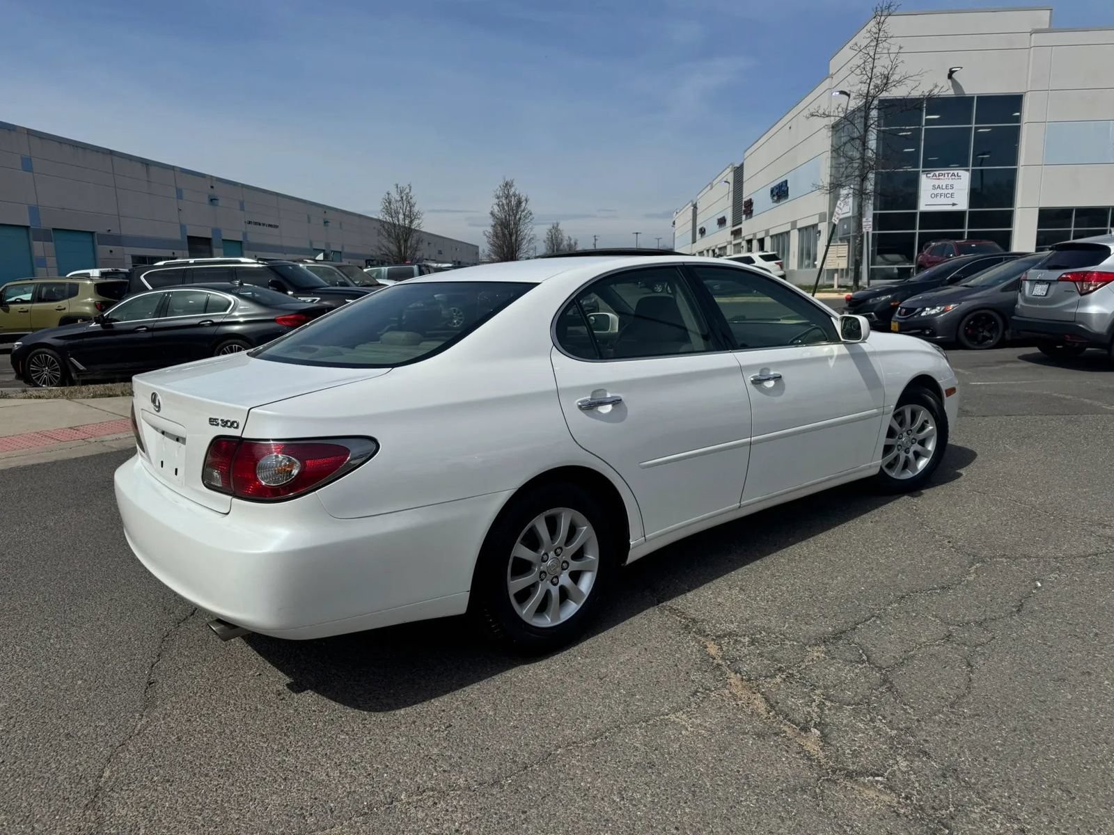 Used 2003 Lexus ES 330 w/ Premium Pkg FWD image 12