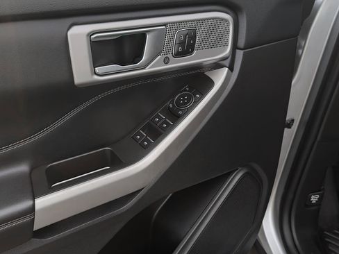 Certified 2023 Ford Explorer Limited w/ Equipment Group 301A image 13