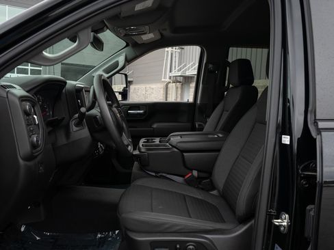 Used 2023 Chevrolet Silverado 2500 Custom w/ Custom Value Package image 13