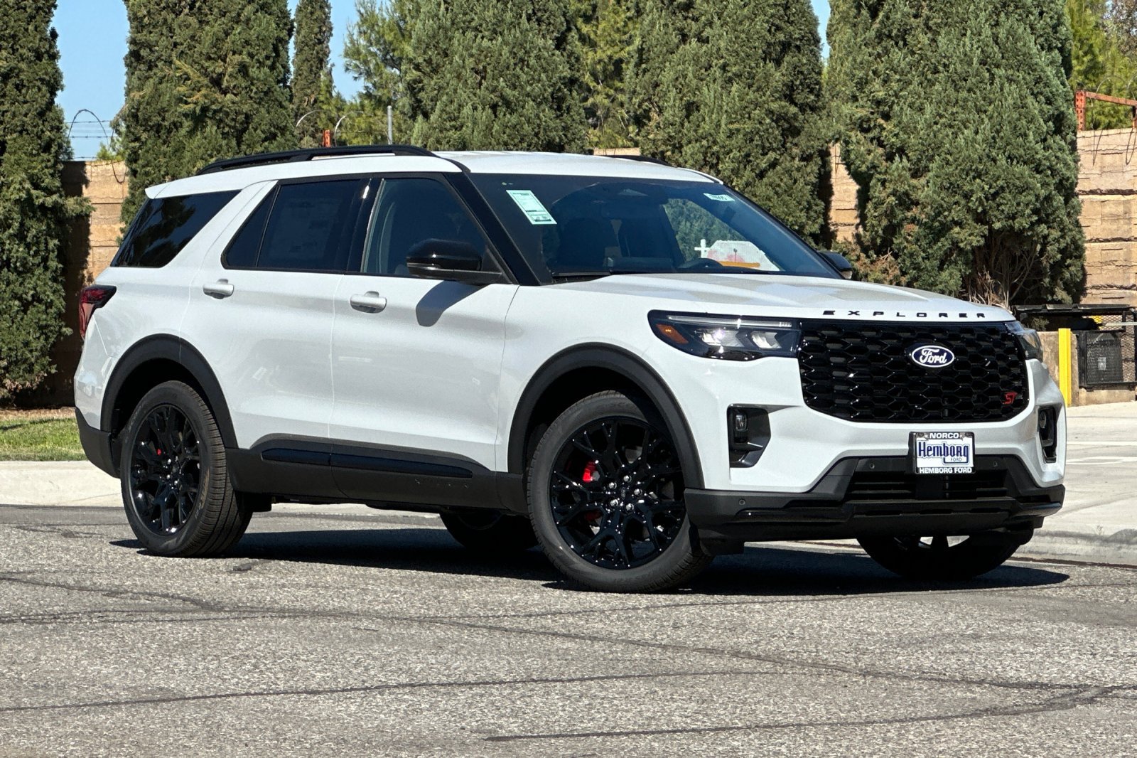 New 2027 Ford Explorer ST w/ ST Sinister Package RWD image 2