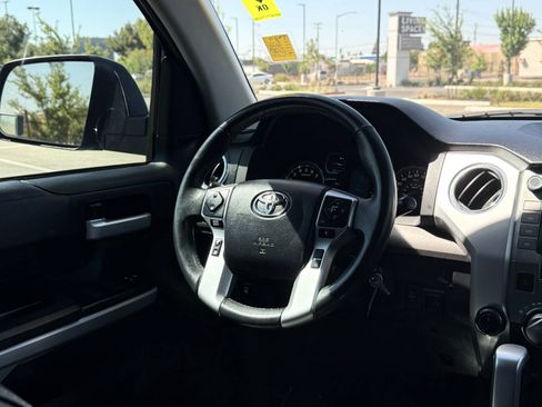 Used 2021 Toyota Tundra SR5 w/ SR5 Leather Package AWD/4WD image 18