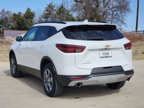 Used 2024 Chevrolet Blazer LT w/ Convenience Package FWD image 8