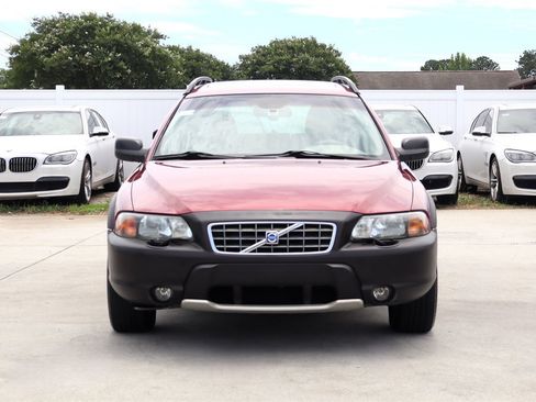 Used 2004 Volvo XC70 AWD/4WD image 2