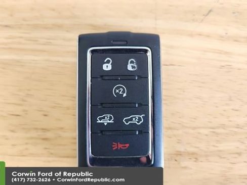Used 2024 Jeep Grand Wagoneer Series III w/ Rear Seat Video Group 1 AWD/4WD image 9
