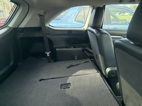 Used 2017 Toyota Highlander XLE image 16