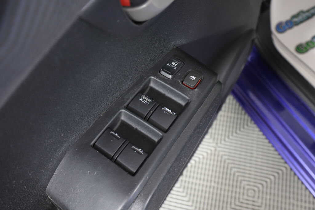 Used 2011 Honda Fit image 32