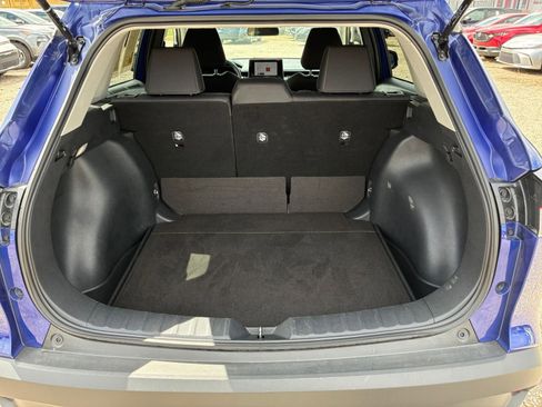 Used 2025 Toyota Corolla Cross LE FWD image 25