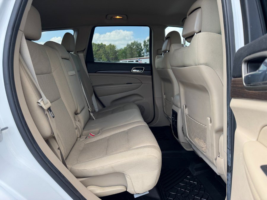 Used 2014 Jeep Grand Cherokee Laredo w/ Quick Order Package 23E AWD/4WD image 18