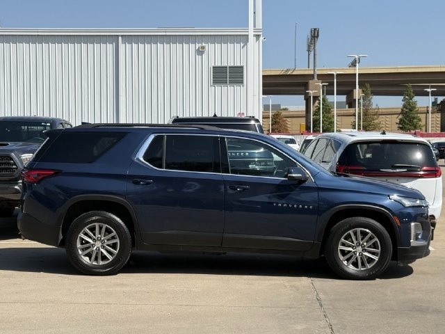 Used 2022 Chevrolet Traverse LT FWD image 3