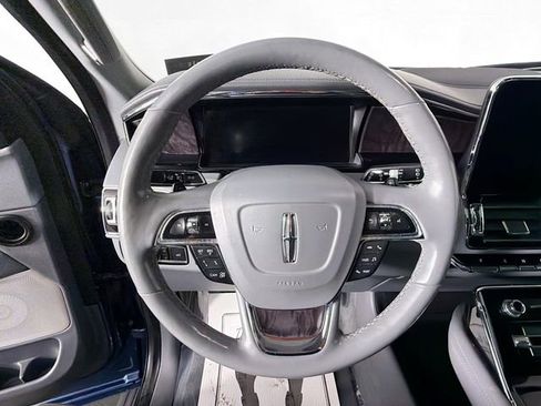 Used 2018 Lincoln Navigator Reserve w/ Technology Package image 11