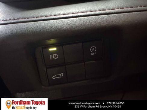 Used 2023 Toyota Highlander XSE AWD/4WD image 21
