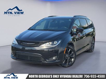 Used 2020 Chrysler Pacifica Touring-L w/ S Appearance Package