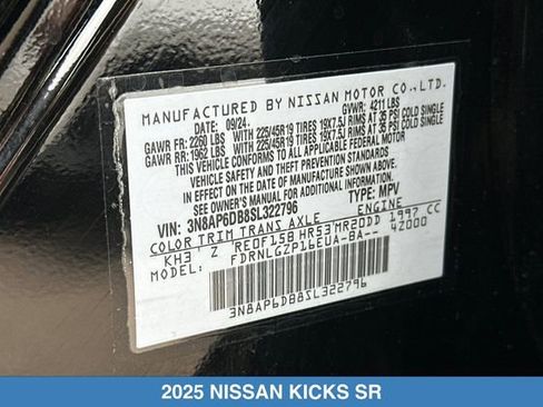 Used 2025 Nissan Kicks SR AWD/4WD image 32