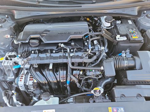 Certified 2025 Hyundai Elantra Sport FWD image 30