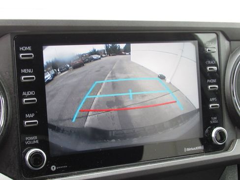 Used 2020 Toyota Tacoma TRD Sport image 29