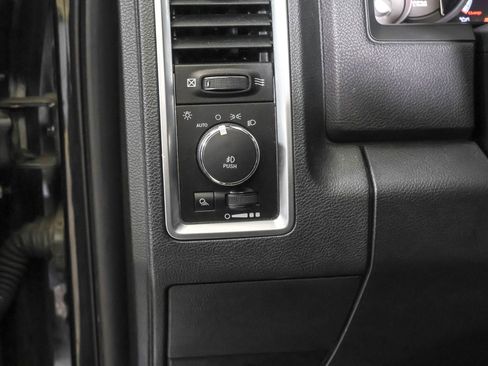 Used 2016 RAM 1500 Limited image 23