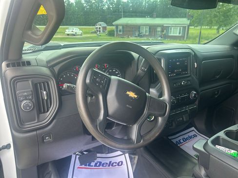 Used 2025 Chevrolet Silverado 2500 W/T RWD image 13