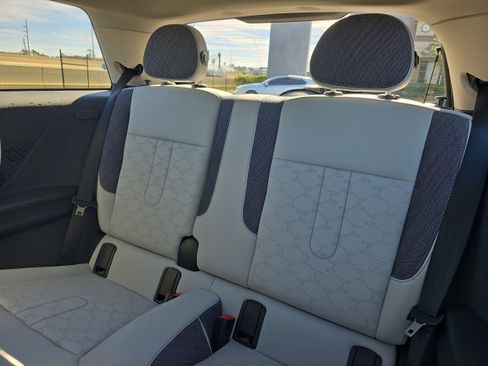 Certified 2025 MINI Cooper S image 10