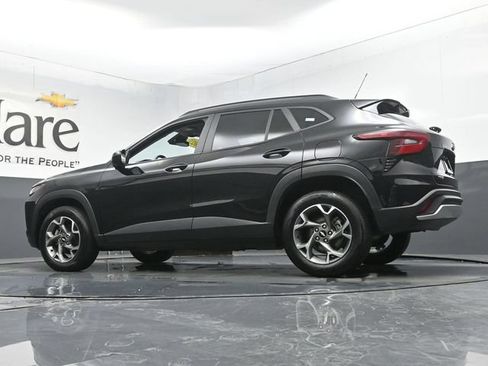 Used 2025 Chevrolet Trax LT FWD image 55