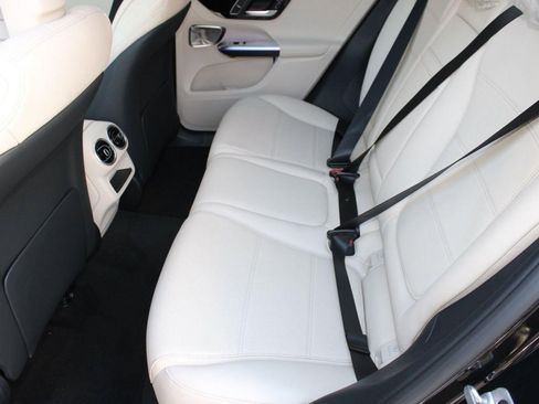 Used 2026 Mercedes-Benz GLC 300 image 15