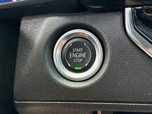 Used 2024 Chevrolet Colorado Trail Boss AWD/4WD image 21