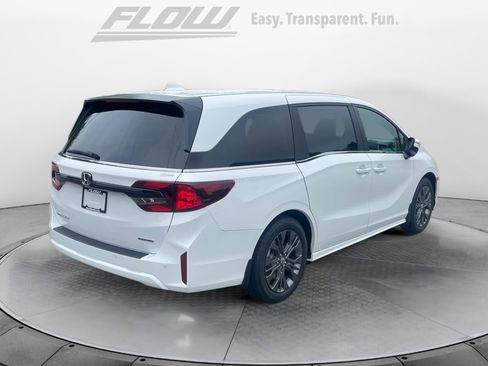 New 2026 Honda Odyssey Touring image 7