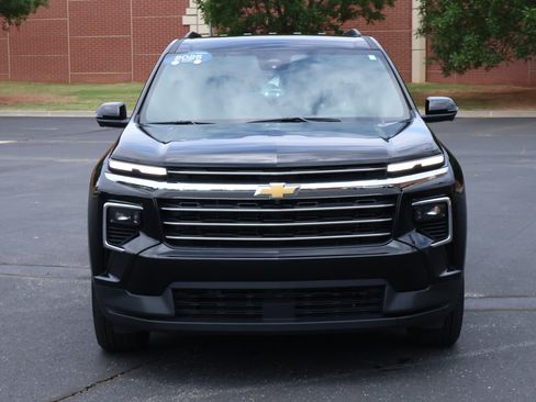 Used 2025 Chevrolet Traverse LT w/ Driver Confidence Package FWD image 26