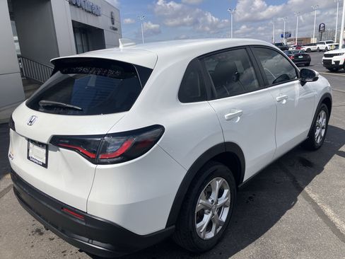Used 2023 Honda HR-V LX image 7