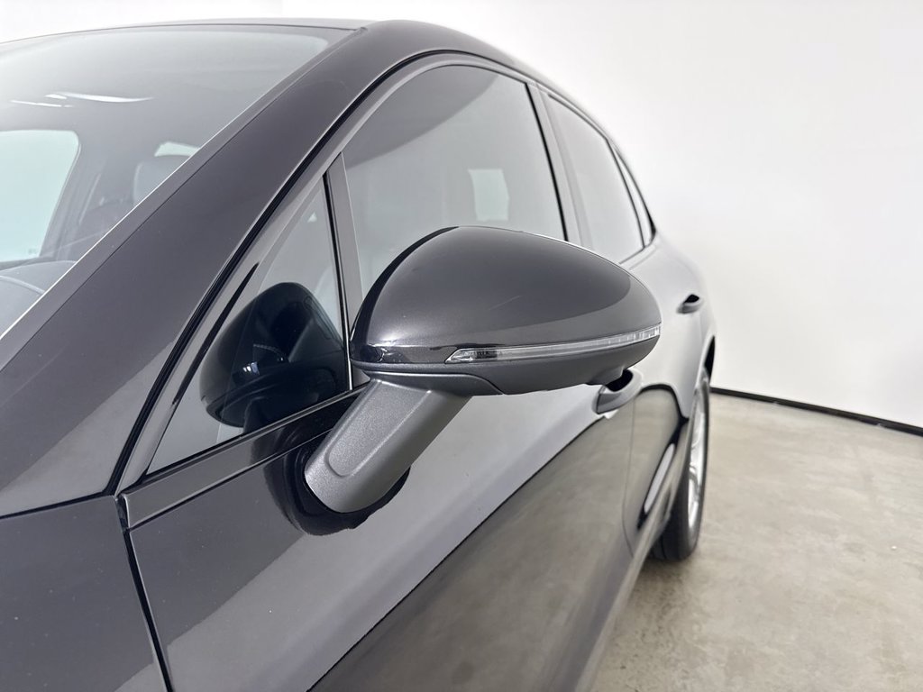 Certified 2020 Porsche Macan S AWD/4WD image 12