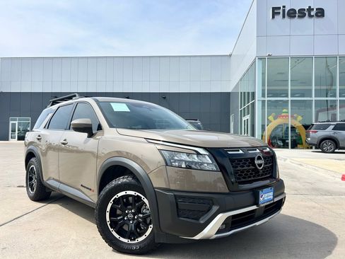 Certified 2023 Nissan Pathfinder Rock Creek image 1