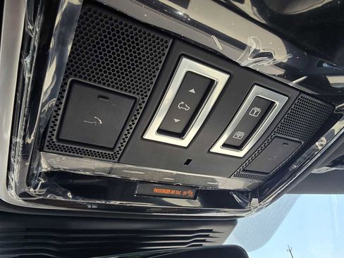 Certified 2026 Land Rover Range Rover Velar Dynamic SE image 33