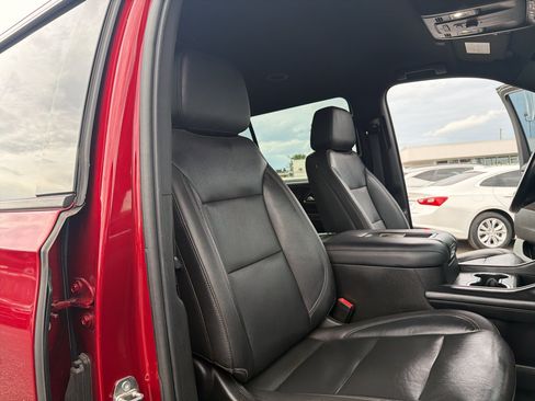 Used 2021 Chevrolet Suburban Z71 AWD/4WD image 18