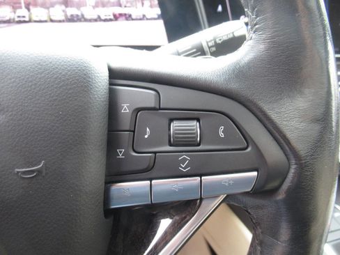 Used 2021 Cadillac Escalade Premium Luxury image 37